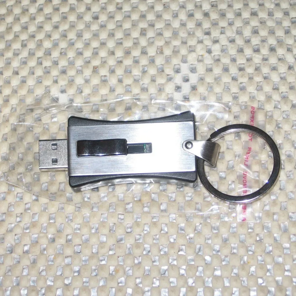 HP 8 GB USB Flash Drive w/ Key Ring New in Box
